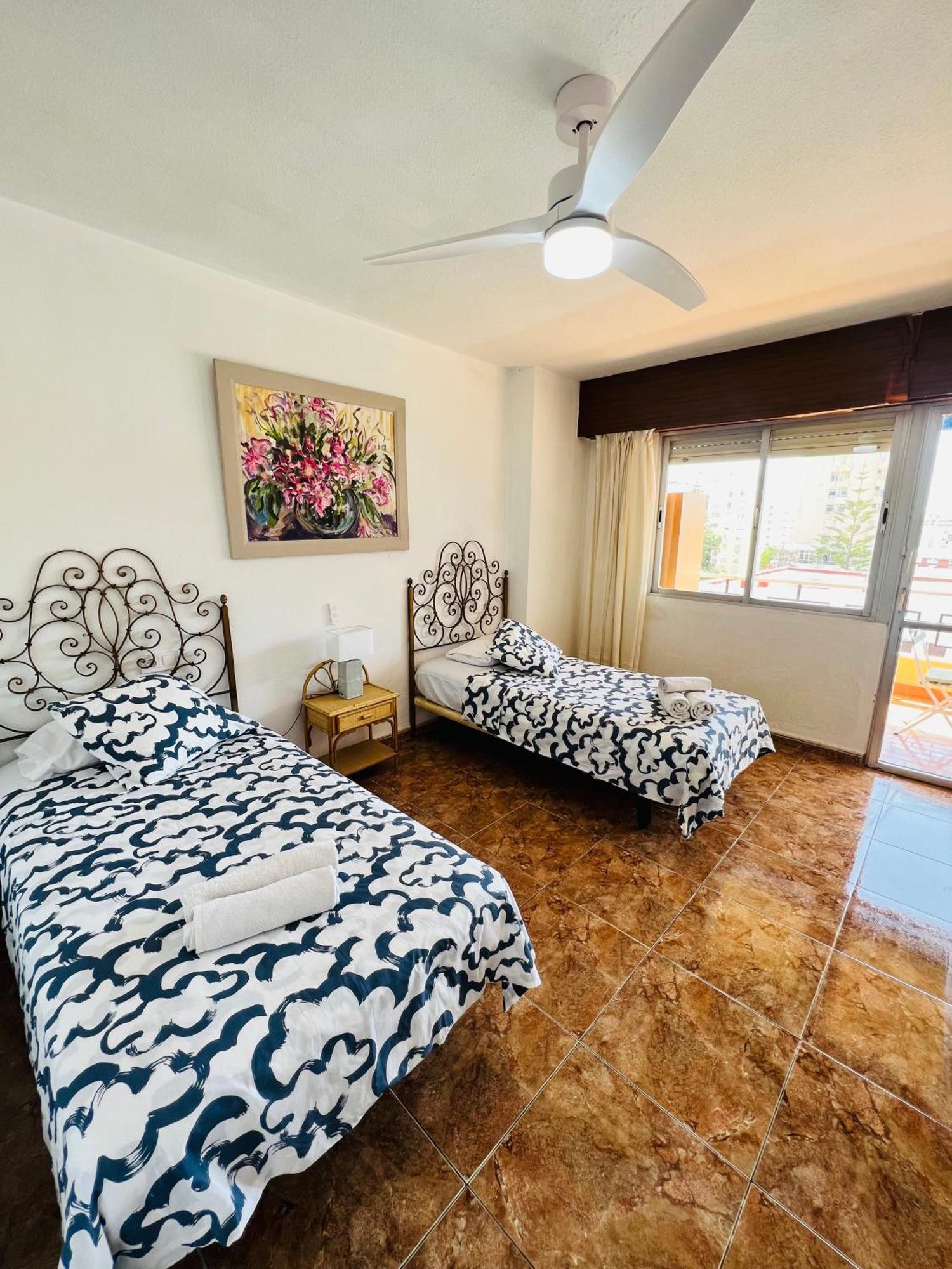 Апартаменты Torremolinos Carihuela Nucleo Cristal Экстерьер фото