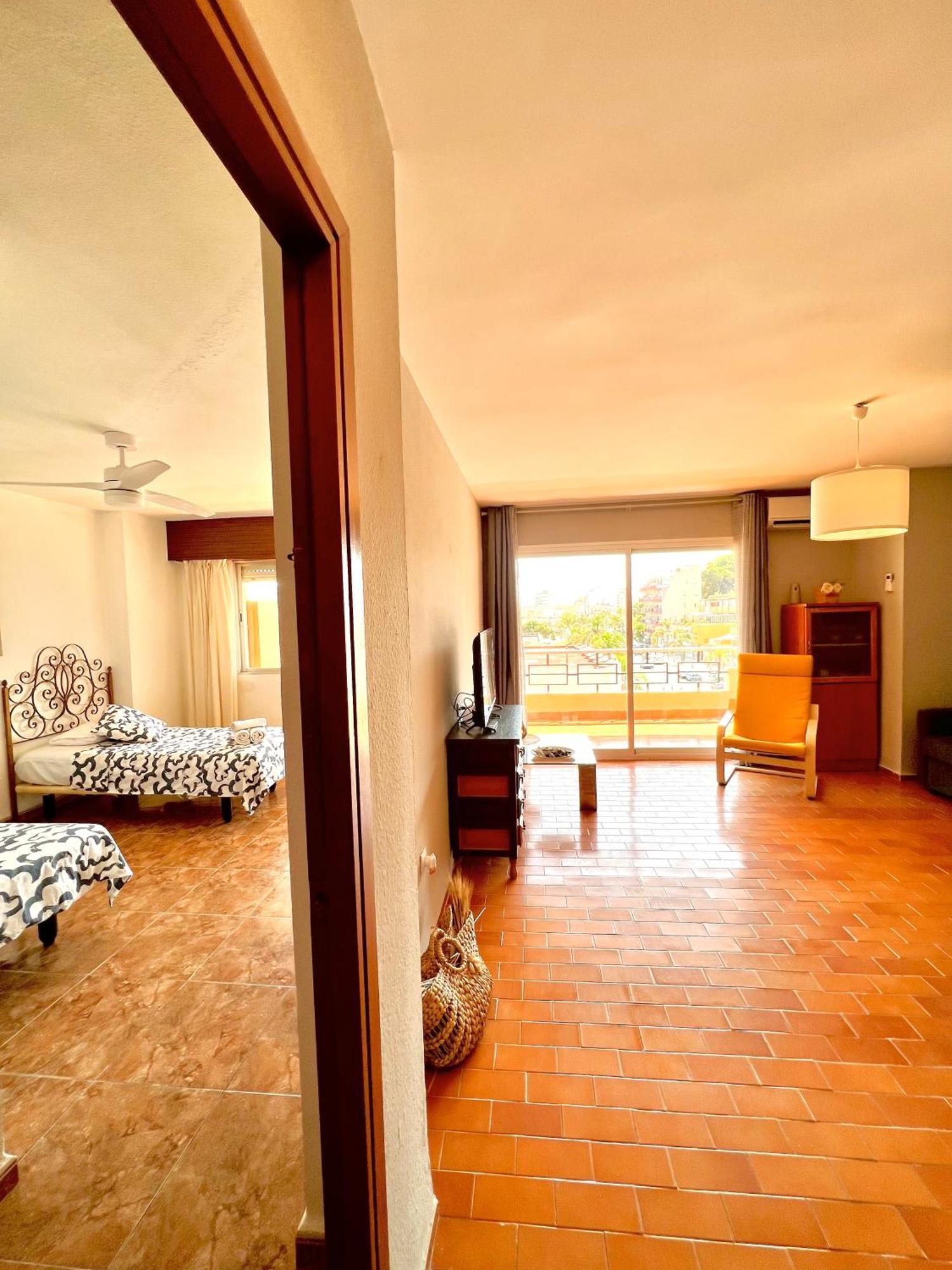 Апартаменты Torremolinos Carihuela Nucleo Cristal Экстерьер фото